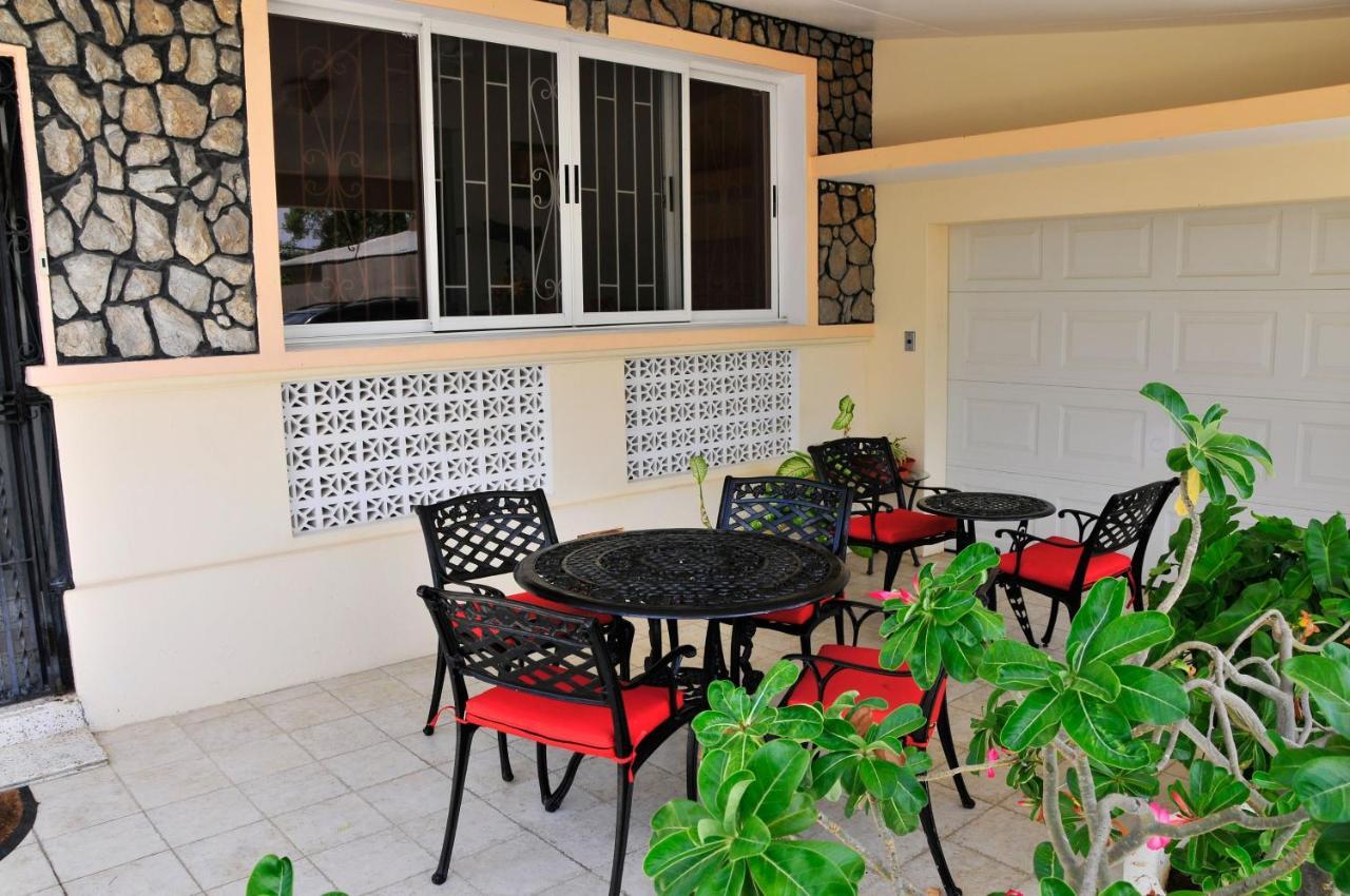 Welcome To The Unpretentious And Breezy Graceville, Steps Away From The Beach Сент-Джеймс Экстерьер фото