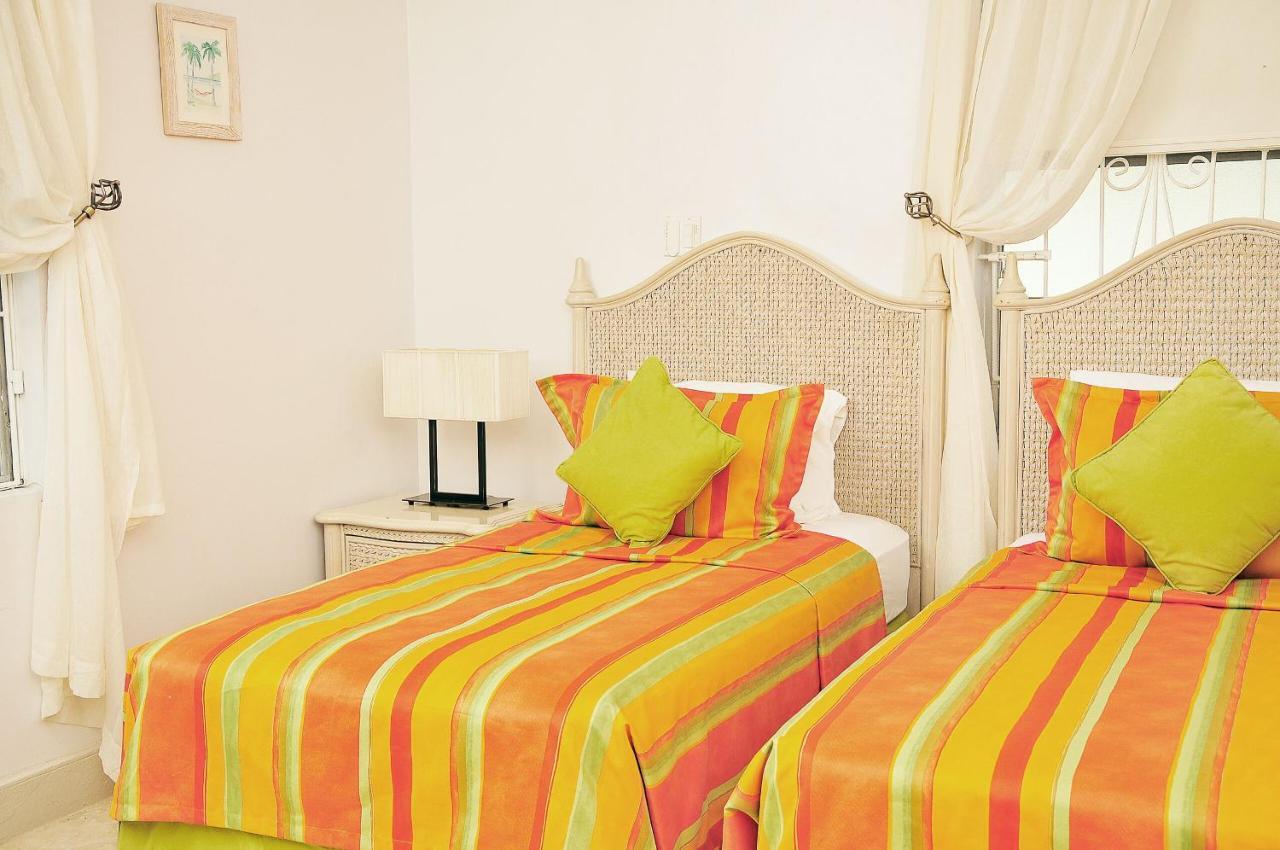 Welcome To The Unpretentious And Breezy Graceville, Steps Away From The Beach Сент-Джеймс Экстерьер фото