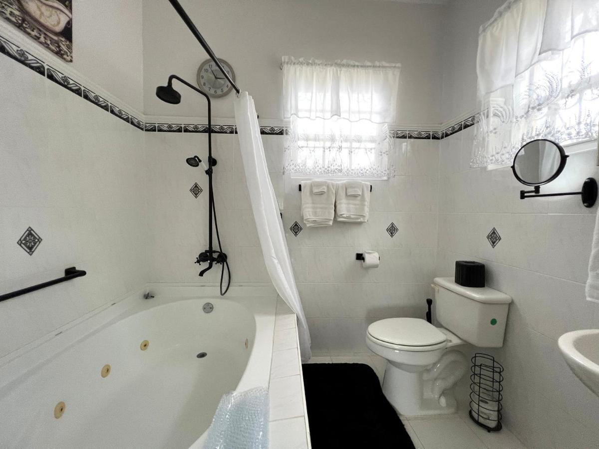 Welcome To The Unpretentious And Breezy Graceville, Steps Away From The Beach Сент-Джеймс Экстерьер фото